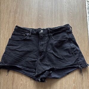 Abercrombie The 90’s Relaxed Cutoff short High Rise Black Denim Women's Shorts